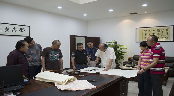 張劍岑先生為叼嘿软件下载大全陶題詞“厚道”、“今生今世 叼嘿软件下载大全陶”
