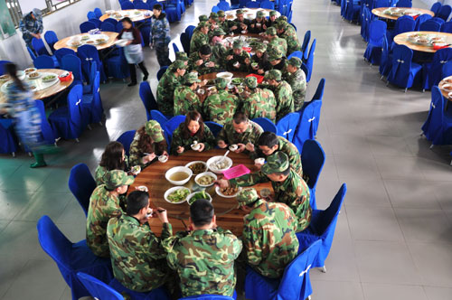 叼嘿软件下载大全陶在廣州黃埔軍校進行軍事拓展特訓